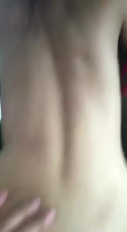 西装哥开车接女朋友下班，这女友也真饥渴大白天的让男友把车停在路边车震高清无水印 截图15