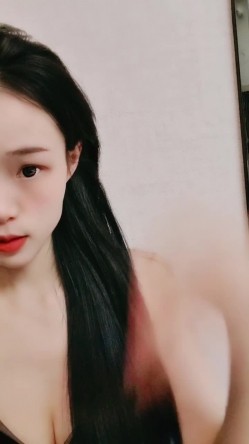 新人下海小姐姐！浴室边洗澡边操逼！扶着洗手台炮友后入，马桶上骑坐揉捏奶子，转战卧室激情继续 截图2