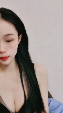 新人下海小姐姐！浴室边洗澡边操逼！扶着洗手台炮友后入，马桶上骑坐揉捏奶子，转战卧室激情继续 截图3