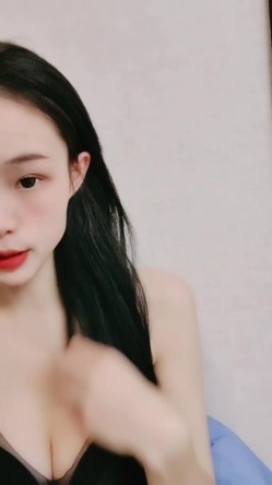 新人下海小姐姐！浴室边洗澡边操逼！扶着洗手台炮友后入，马桶上骑坐揉捏奶子，转战卧室激情继续 截图10