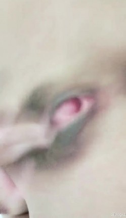 【熟女控】 蜜儿桃 ，性感御姐，一字腿极致诱惑的臀部，‘别着急嘛。你想要会给你的’，跳蛋自慰，淫语诱惑，太熟啦！ 截图12