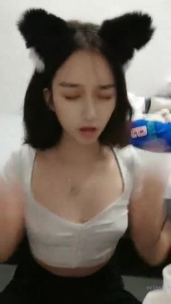 极品高颜冷艳御姐，反差小妈感女主播「金刚护撸娃」「小奶猫」激情淫语撩骚，和姐妹下海大秀，互舔互口假鸡巴互插 截图2
