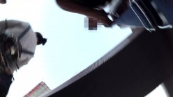 北京地铁商圈CD系列2，掀裙被小姐姐发现差点被打手，大神不怕还继续拍 截图4