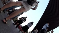北京地铁商圈CD系列2，掀裙被小姐姐发现差点被打手，大神不怕还继续拍 截图9