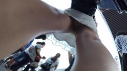 北京地铁商圈CD系列2，掀裙被小姐姐发现差点被打手，大神不怕还继续拍 截图13