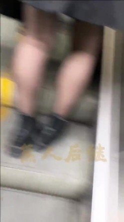 【经典CD】掀裙抄底大神【无人后继】126V完整合集[上]，就喜欢用手掀起小姐姐的短裙抄底 截图6