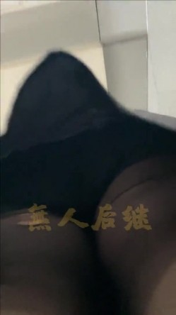 【经典CD】掀裙抄底大神【无人后继】126V完整合集[上]，就喜欢用手掀起小姐姐的短裙抄底 截图7