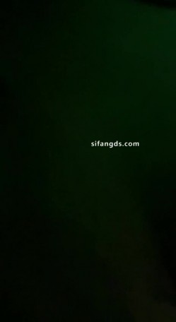 顶级淫妻博主，【曼曼奇】老婆露脸，露出，调教，多P，酒店深夜露出，马路景区，玩得超刺激 截图2