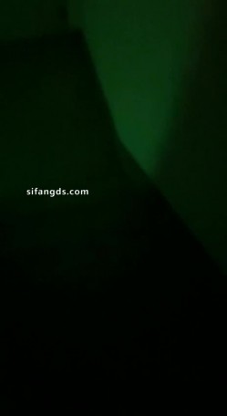 顶级淫妻博主，【曼曼奇】老婆露脸，露出，调教，多P，酒店深夜露出，马路景区，玩得超刺激 截图6