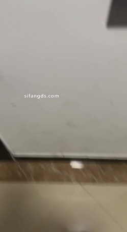 顶级淫妻博主，【曼曼奇】老婆露脸，露出，调教，多P，酒店深夜露出，马路景区，玩得超刺激 截图13