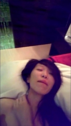 声音很嗲的气质漂亮大学美女酒店和闺蜜男友偷情,时间紧迫说：还在拍啊,专心一点,你比较爱她,你根本就不爱我! 截图6