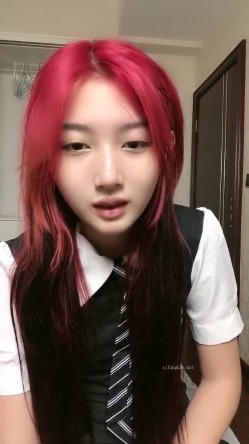 校花！成都KTV公主下海！【破处】，貌美如花的重庆妹子，尺度升级，各种掰穴 截图2