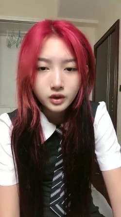 校花！成都KTV公主下海！【破处】，貌美如花的重庆妹子，尺度升级，各种掰穴 截图3