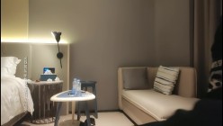 一屌探花 鸭哥出品必是精品，黑丝制服兼职妹，撅起大屁股镜头前口交，口硬直接抱起来猛猛干 截图2