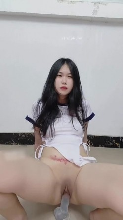 又骚又放得开小浪蹄子【茶灯】门槛福利，阿黑颜露脸扫把头道具自慰喷水，然后舔食淫水 截图12