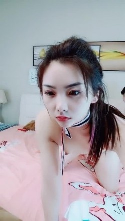 【极品瑜伽教练】牛仔裤女神 明星脸平台颜值数一数二 敢脱敢漏 百变性感造型 无套啪啪肤白貌美尤物 截图11
