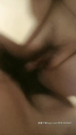 嫂子与小叔子偷情，纹身大哥很有男人范，小嫂子有情调口交大鸡巴舔乳头，被小叔子无套抽插内射 截图8