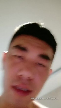 嫂子与小叔子偷情，纹身大哥很有男人范，小嫂子有情调口交大鸡巴舔乳头，被小叔子无套抽插内射 截图11