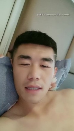 嫂子与小叔子偷情，纹身大哥很有男人范，小嫂子有情调口交大鸡巴舔乳头，被小叔子无套抽插内射 截图15