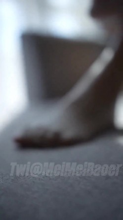 推特极品反差女老师【最美宝儿】绿帽癖，身材无敌凹凸有致，喜欢邀单男3P各种淫乱 截图12