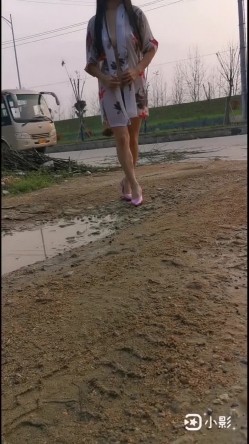 万人求购，推特反差婊，顶级绿帽骚妻【嫂子爱露出】一女战多男，群P大乱交，捆绑调教野战 截图8