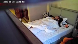 酒店偷拍明星颜值白富美后续小伙操完逼还把穴舔干净 截图8