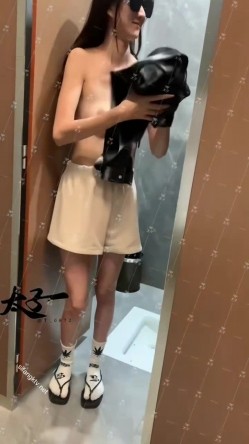 【重磅核弹】超高颜值车模女神【太子妃】SM调教露出啪啪 截图5