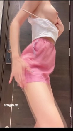 ️顶级反差尤物女神 ️巅峰女神〖海提〗外表有多端庄私下就有多淫荡，外人眼中高冷女神 实际私底下是一只反差骚母狗 截图3