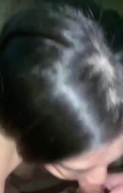 重庆财大新疆母狗 夏兹热丽 第一次破处口吞脸射视频流出 干完舔精自拍 截图8