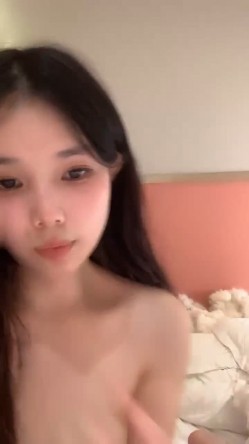 新作重磅！新人！近期最大惊喜【情趣蜗牛】最美校花清纯反差邻家女神，刮毛白虎好骚！ 截图11