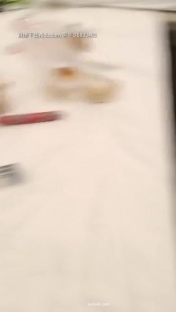 调教女奴，刮毛夹奶爬行,筷子插屁眼，给女主人舔逼,舔脚,喝尿 截图10