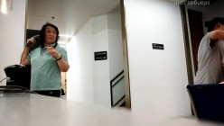 女偷拍客潜入国内某温泉会所~沐浴更衣偷拍学妹浴池戏水一字马 截图1