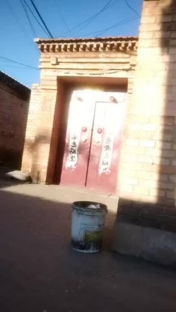 站街女探花大萌萌下午城中村性地探秘天气太冷没啥货80块整了个稀毛少妇服务态度还不错 截图4