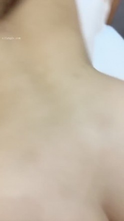 邻家女神！尺度突破！终于被操了~【困困兔】，眼镜美，清纯反差，被男友家中啪啪狂操，娇喘阵阵好骚 截图4