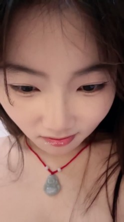 邻家女神！尺度突破！终于被操了~【困困兔】，眼镜美，清纯反差，被男友家中啪啪狂操，娇喘阵阵好骚 截图6