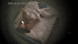 酒店偷拍 年轻情侣就是体力好除了吃饭睡觉就一直腻歪啪啪男友还拿手机拍照留念 截图2