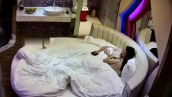 精神小哥下班和苗条女友酒店开房 换上新买的渔网袜取悦男友舌吻后入上位玩的不亦乐乎 截图10