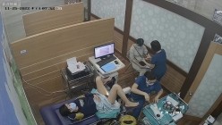 黑客破解医院摄像头偷窥 ️妇科诊疗室络绎不绝来做阴道检查的少妇 截图9