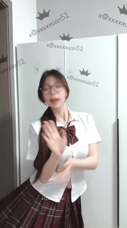 推特极品八字奶巨乳舞姬【章鱼小丸子】露脸裸舞 截图6