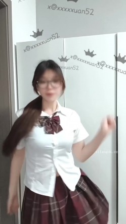 推特极品八字奶巨乳舞姬【章鱼小丸子】露脸裸舞 截图15