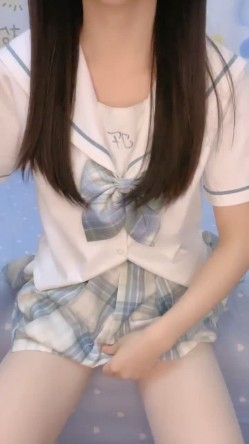 超高颜值的软妹！JK美少女！【十月喵】我竟然流鼻血了！~颜值超高，小鸟依人，无毛白虎，丝袜美腿，致命诱惑 截图10