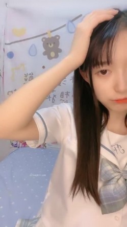 超高颜值的软妹！JK美少女！【十月喵】我竟然流鼻血了！~颜值超高，小鸟依人，无毛白虎，丝袜美腿，致命诱惑 截图11
