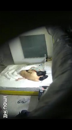 乐橙酒店偷拍 ️年轻小情侣各种姿势侧入对方妹子表情夸张 截图8