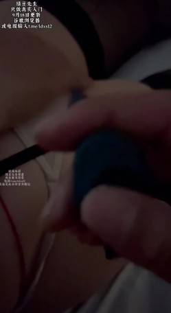 『喜欢我的大姨子』毛娇又去外地教课了，又是到了我与大姨子欢愉的时刻了，豹纹红丝，黑丝玩弄小穴 截图1