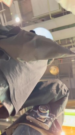 大神商场尾随偷拍 ️美女裙底风光气质靓女和男友逛街。情趣吊带黑丝骚丁性感 截图15