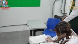 星空传媒XKVP140巨乳女班长催眠男同学操逼大战 截图2
