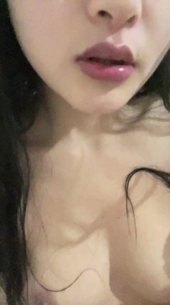 新骚货妹妹！表情淫骚！手指在骚逼上抠挖刺激阴核 截图7