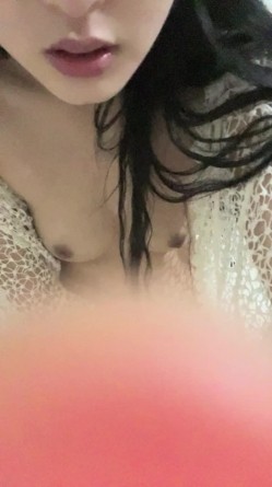 新骚货妹妹！表情淫骚！手指在骚逼上抠挖刺激阴核 截图10