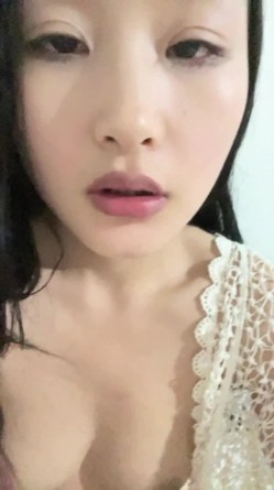 新骚货妹妹！表情淫骚！手指在骚逼上抠挖刺激阴核 截图14
