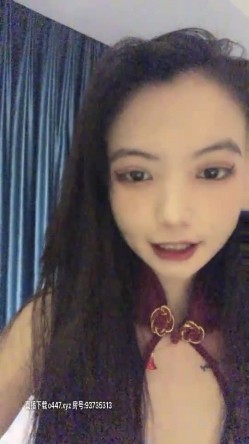 高颜值苗条妹子【安琪拉】洗完澡自摸掰穴，大黑牛震动一番再被炮友猛操 截图1